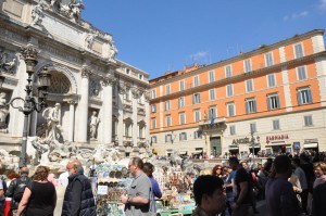 crowds at the Trevi Fountain